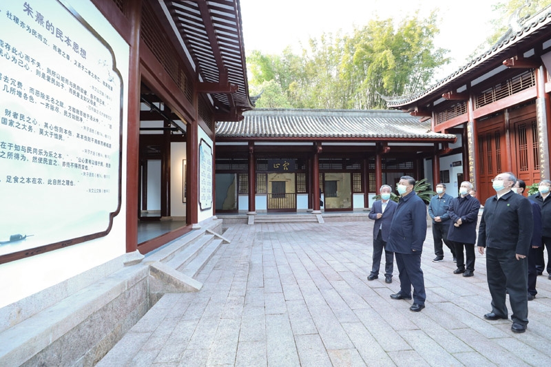 2021年3月22日，習(xí)近平在福建南平武夷山朱熹園，了解朱熹生平及理學(xué)研究等情況。