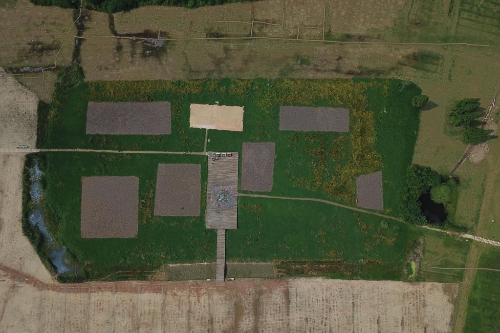 2019年6月23日無人機拍攝的良渚國家考古遺址公園的宮殿區(qū)。 新華社記者 黃宗治 攝
