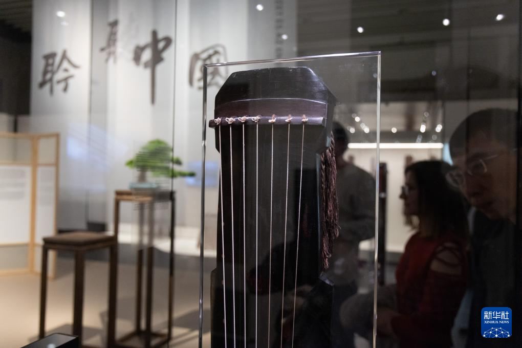 重慶中國三峽博物館藏古琴展在匈牙利開幕_新聞?lì)l道