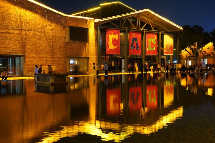 這是2025年3月18日拍攝的江西景德鎮(zhèn)陶溪川文創(chuàng)街區(qū)夜景。新華社記者　魏?！z
