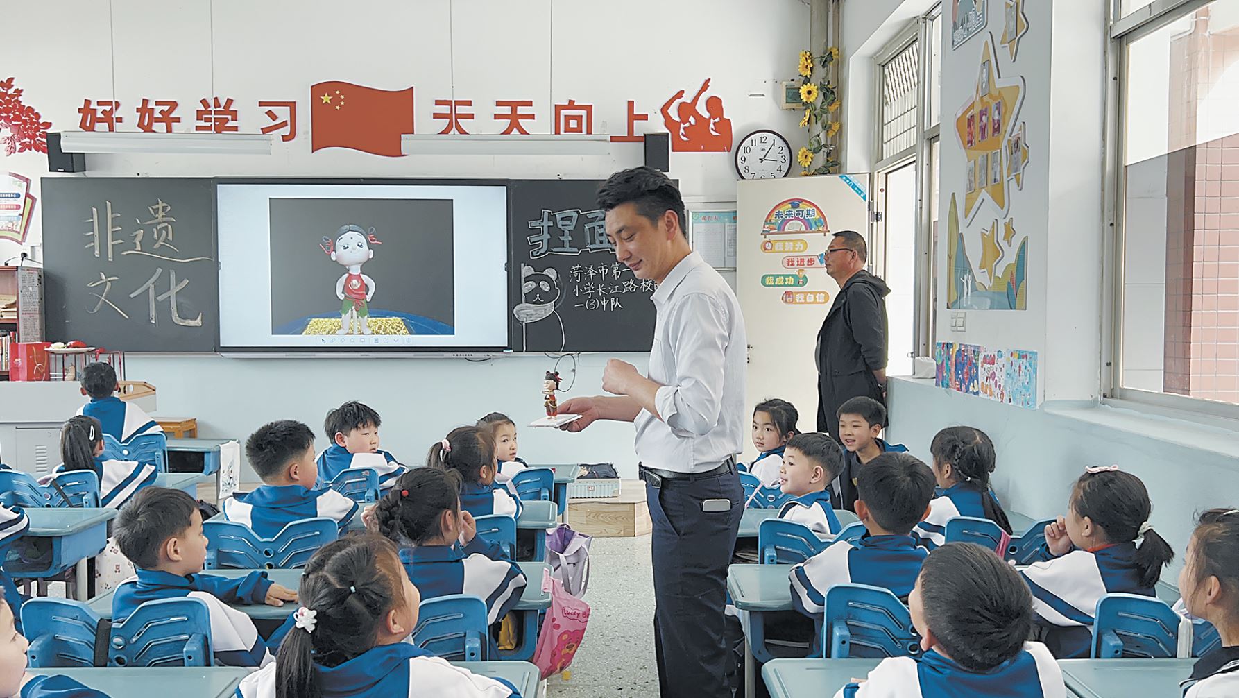 非遺面塑進課堂，孩子巧手捏“國寶”
