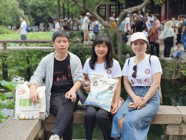 當(dāng)AI闖進(jìn)詩(shī)人的世界_民聲頻道