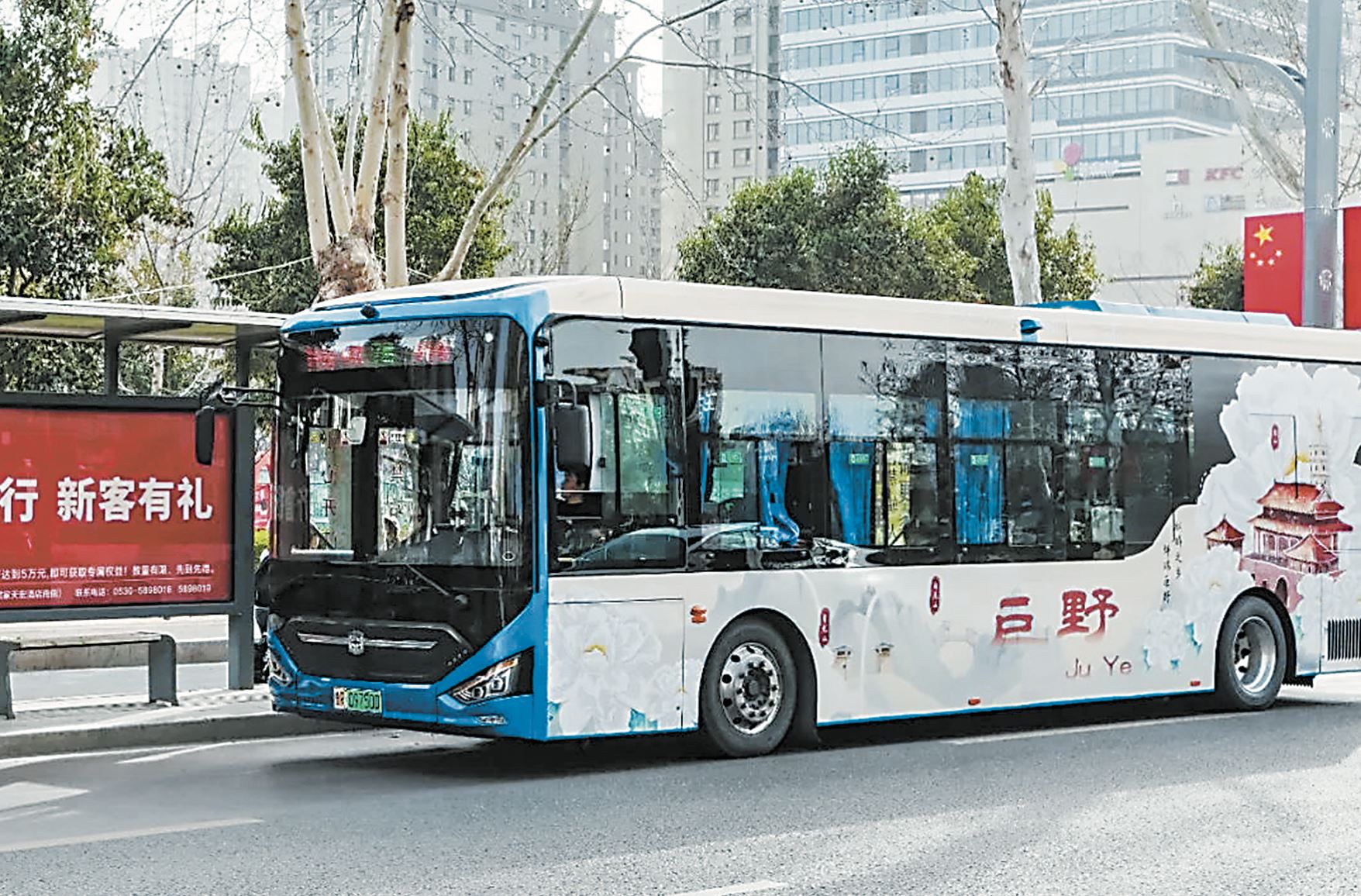 30輛“牡丹公交”打造流動(dòng)文旅名片